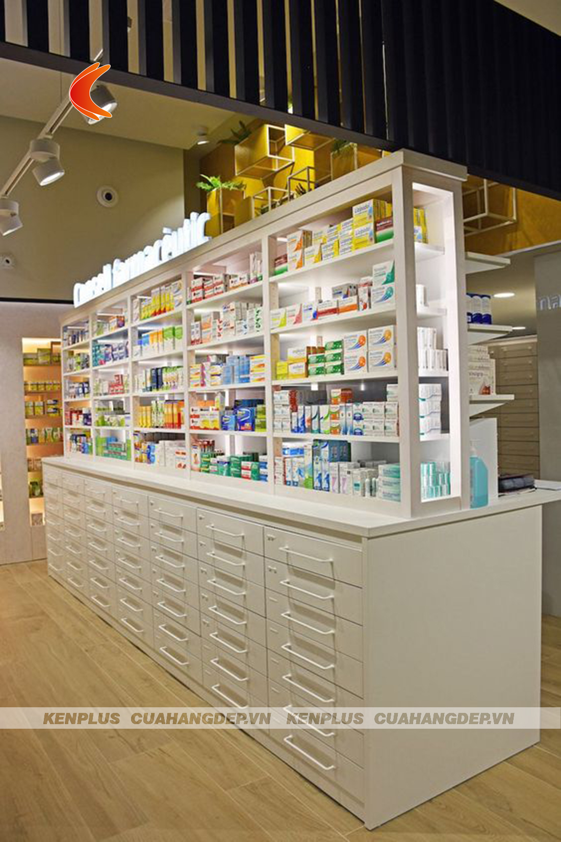 Thiết kế cửa hàng thuốc với tủ kệ đa năng