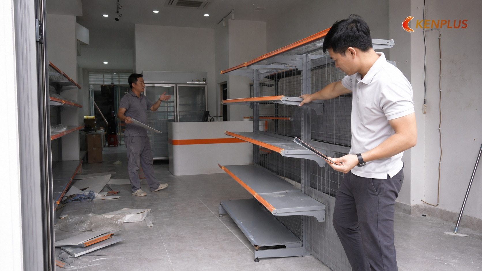 Những dấu hiệu cảnh báo nhà thầu kém uy tín cần tránh — Kinh nghiệm chọn nhà thầu thi công cửa hàng tổng hợp uy tín