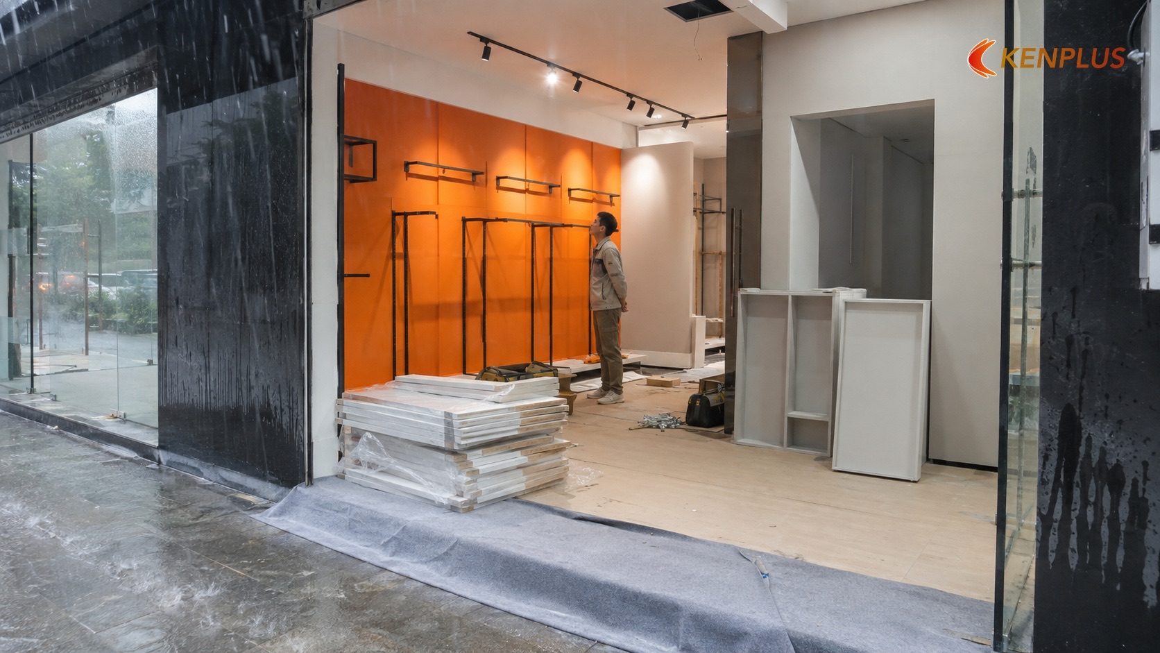 Các yếu tố thường khiến tiến độ thi công thực tế bị kéo dài — Thời gian thi công shop thời trang: tiến độ thực tế