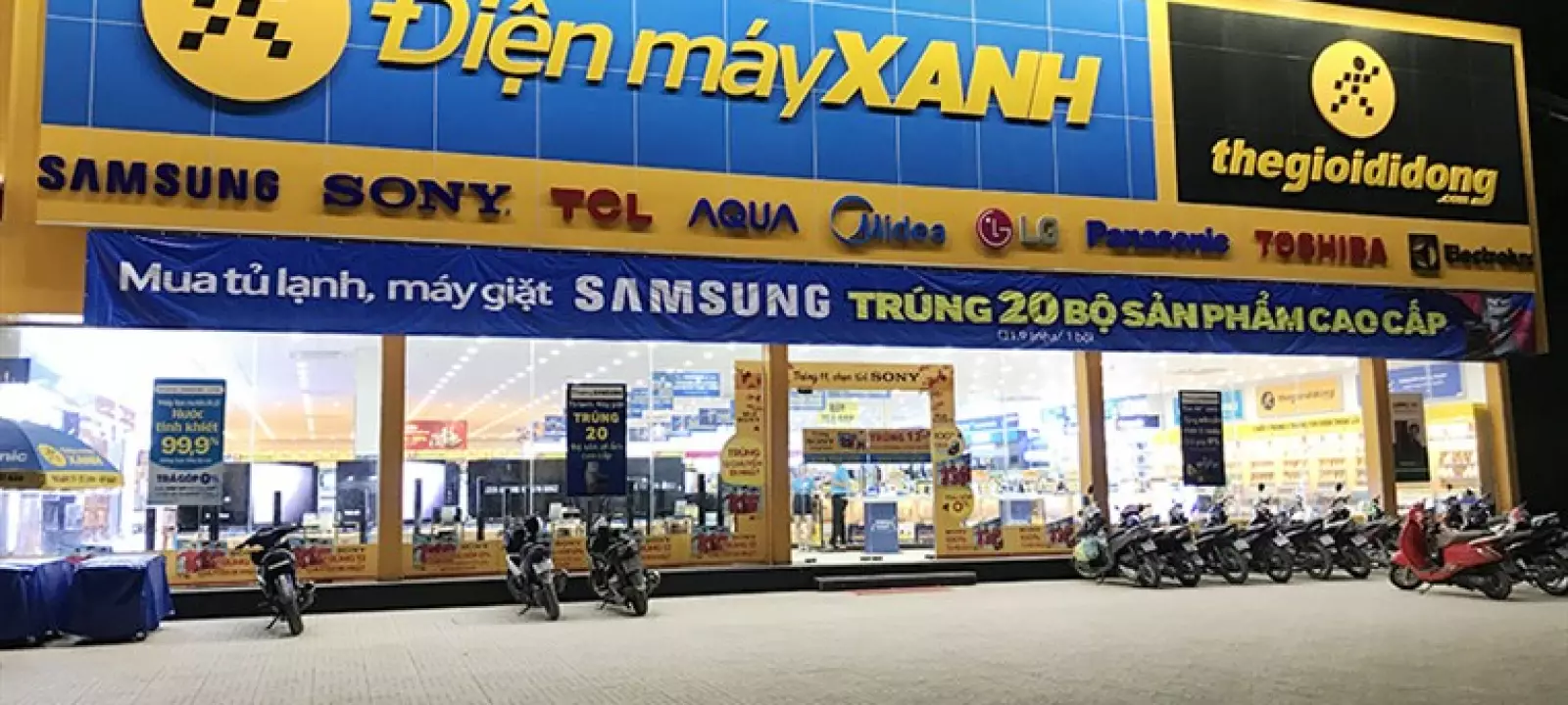Mẫu thiết kế cửa hàng điện máy xanh