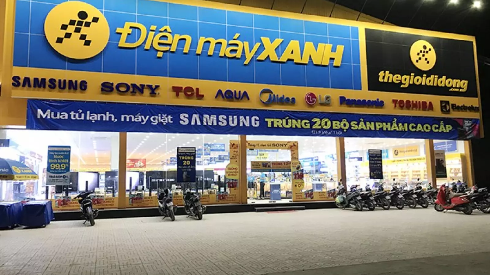 Mẫu thiết kế cửa hàng điện máy xanh