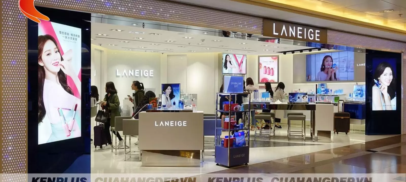 Mẫu thiết kế cửa hàng mỹ phẩm cao cấp Laneige