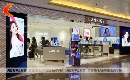 Mẫu thiết kế cửa hàng mỹ phẩm cao cấp Laneige